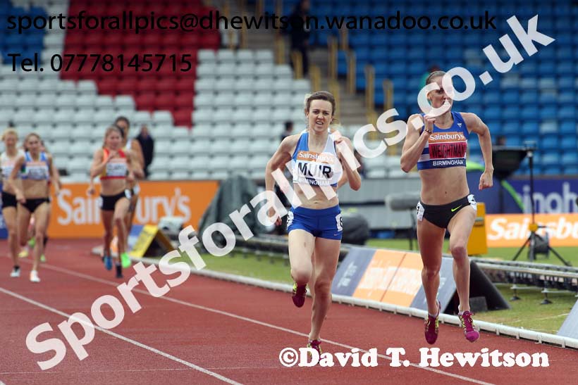 Laura Weightman (Morpeth) leads Laura Muir ((Dundee Hawkhill) 1500 metres, 2014 Sainsbury's British Championships. Photo: David T. Hewitson/Sports for All Pics
